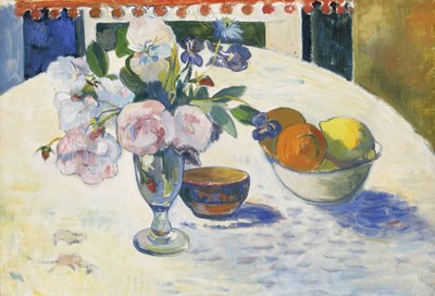 Blumen und eine Schale mit Obst auf einem Tisch von Paul Gauguin